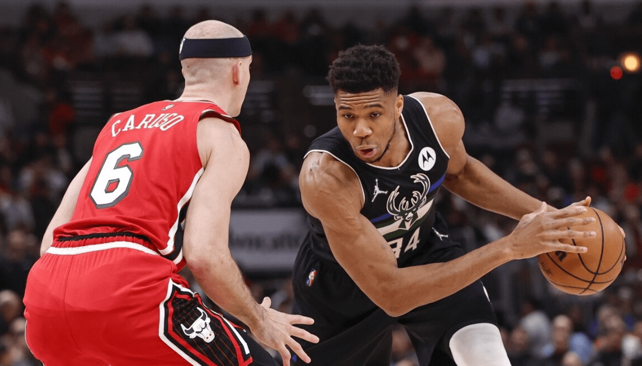 棋牌游戏-太狠了！今晚摩纳哥主帅复盘纽约尼克斯围绕国王杯战术微调，芝加哥公牛临场应变备战荷甲的简单介绍