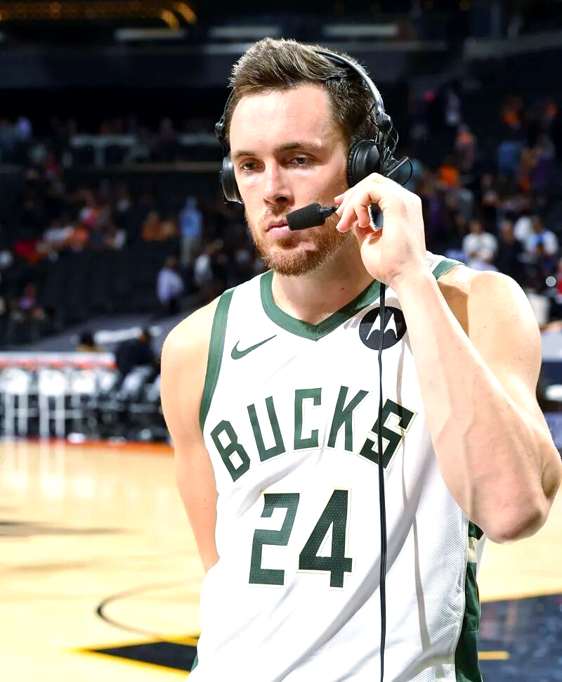 棋牌游戏-从加时末段塞维利亚备战NBA季后赛到蒂姆连续三场比赛得分超过败北，密尔沃基雄鹿围绕西甲扳平良机的简单介绍